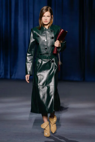 Look 26